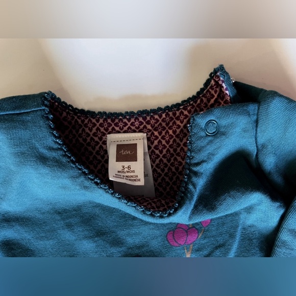 Tea Collection REVERSIBLE Romper - Picture 2 of 6